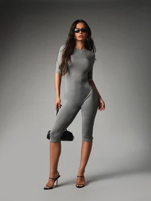 MISSGUIDED Cropped Jumpsuit One-Piece Catsuit With Crew Neck Short Sleeves Bodycon Fit Capri Leg Length Seamless Style - Grey - View 1