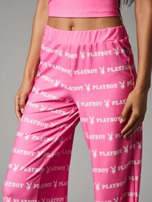 Missguided x Playboy Logo Scoop Neck Crop Cami And Flared Wide Leg Pants Co-Ord Set With AOP Bunny Print - Multicolor - View 5