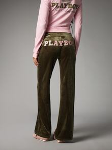 Missguided x Playboy Celana Track Model Low Rise Flare Beludru dengan Logo Kelinci dan Detail Teks di Bagian Belakang untuk Pakaian Kasual Sehari-hari di Musim Gugur dan Musim Dingin - Hijau - View 2