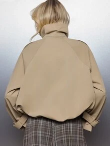 MISSGUIDED Jaket Militer Double-Breasted Ukuran Besar dengan Kerah Tegak, Detail Epaulette, Saku Tempel, dan Hem Elastis untuk Musim Gugur dan Musim Dingin - Unta - View 6
