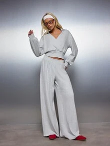 MISSGUIDED Setelan Santai Musim Gugur/Musim Dingin yang Terdiri dari Sweatshirt Berkerah Model Wrap Pendek dan Celana Panjang Kasual Berpinggang Tinggi dengan Potongan Lebar - Light Grey - View 3