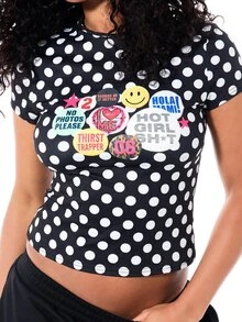 SUMWON Crop Top Bayi Motif Polkadot dengan Kancing Lencana Warna-warni Bergambar Grafis Lengan Pendek Pas Badan Gaya Y2K untuk Festival Musim Panas - Hitam - View 4