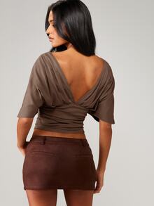MISSGUIDED Deep V-Neck Wrap Crop Top With Open Back And Ruched Hem - Batwing Half Sleeve Draped Party Night Out Top - Brown - View 2