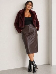 ELLERISSA Plus Size Burgundy Notched Collar Long Sleeve Cropped Faux Fur Coat - Burgundy - View 4