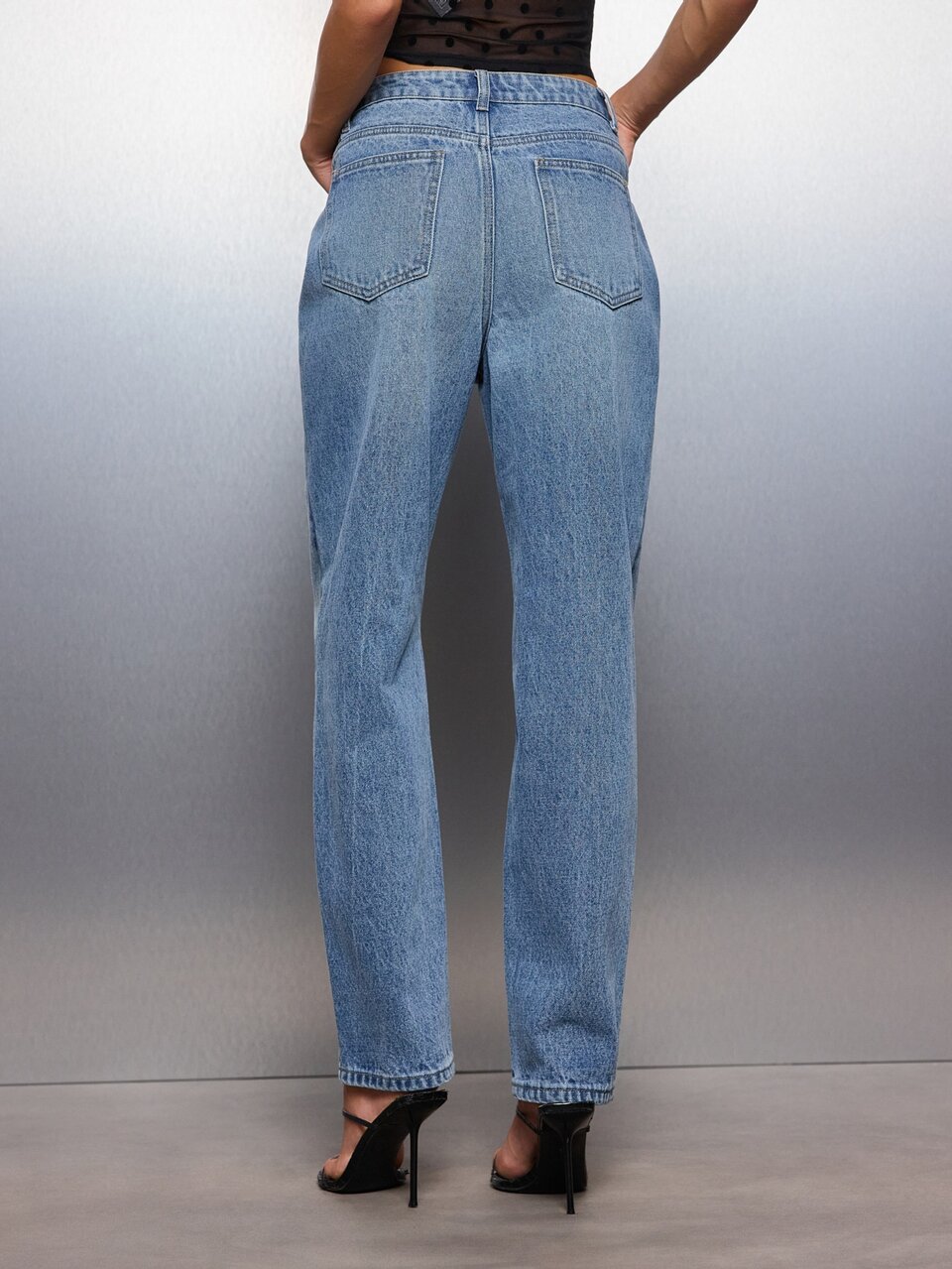 MISSGUIDED Light Wash Straight Leg Relaxed Jeans