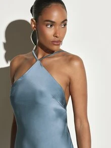 KSTM Gaun Midaxi Satin Leher Halter dengan Detail Rumbai Makrame, Siluet A-Line Elegan untuk Pesta Pernikahan Malam Hari - hijau kabut - View 4