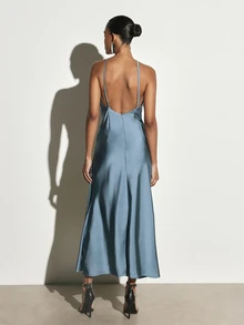 KSTM Gaun Midaxi Satin Leher Halter dengan Detail Rumbai Makrame, Siluet A-Line Elegan untuk Pesta Pernikahan Malam Hari - hijau kabut - View 2