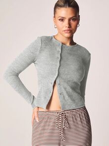 MISSGUIDED Cárdigan corto con botones delanteros, punto acanalado, cuello redondo, manga larga, suéter ajustado, esencial acogedor para capas en otoño e invierno - Gris - Ver 3