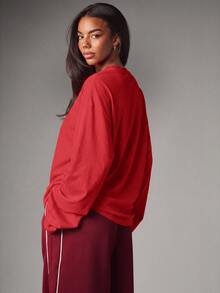 MISSGUIDED Oversized Long Sleeve Crew Neck T-Shirt With New York Ath Graphic Print Manhattan 1996 Slogan Top - Red - View 2