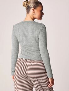 MISSGUIDED Cárdigan corto con botones delanteros, punto acanalado, cuello redondo, manga larga, suéter ajustado, esencial acogedor para capas en otoño e invierno - Gris - Ver 2
