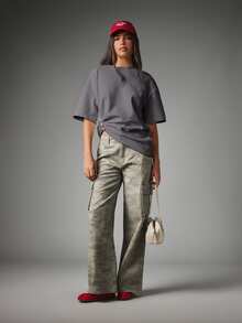 MISSGUIDED Oversized Boxy Crew Neck Short Sleeve Top With Gold Button Ruched Hem Detail - Casual Spring Summer Essential - Dark Grey - View 3