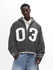 SUMWON Oversized Zip-Up Hoodie With Bold Varsity Number 03 Print And Signature Script Sleeve Detail For Fall Winter - Dark Grey - View 3