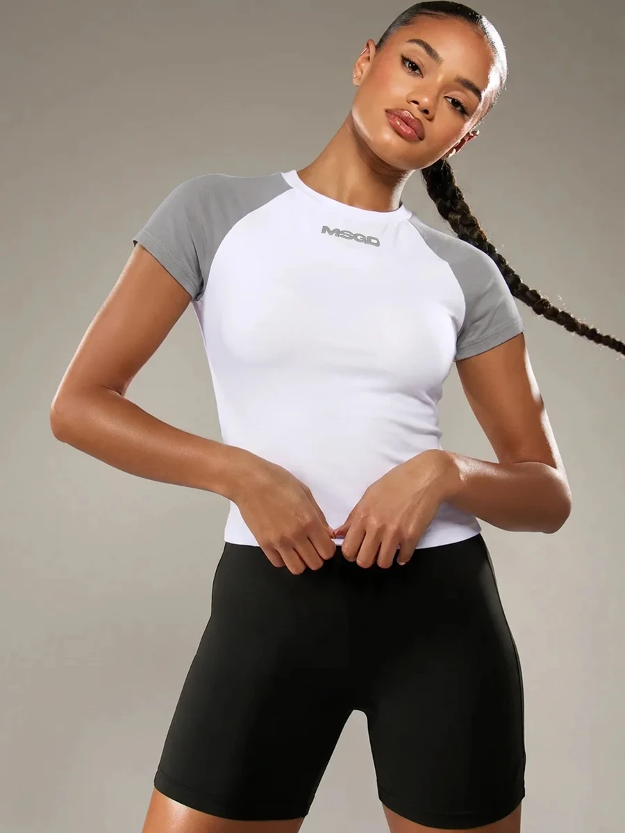 MISSGUIDED Raglan Short Sleeve Crop Top With Contrast Sleeves And Logo Detail Round Neck Fitted Spring Summer Casual Tee - Light Grey - View 1