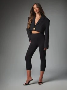 MISSGUIDED Cropped Blazer Jacket With Deep V-Neck Wide Lapel Flared Sleeves And Single Ornate Gold Button Closure Evening Party Style - Black - View 3