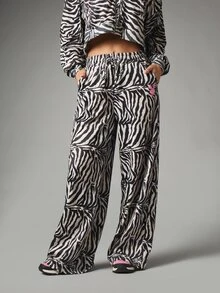 Missguided x Playboy Celana Kasual Kaki Lebar Motif Zebra dengan Pinggang Elastis dan Logo di Pinggang, Sempurna untuk Pakaian Jalanan Festival Musim Panas - Hitam dan Putih - View 2