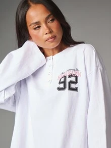 MISSGUIDED Oversized Long Sleeve Henley T-Shirt With Brooklyn 92 Varsity Chest Print And Snap Button Placket Detail - White - View 2