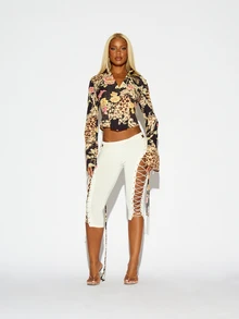 SUMWON WOMEN Kemeja Crop Berkerah Kancing Depan dengan Motif Campuran Bunga Leopard dan Lengan Lonceng Ekstra Panjang, Atasan Musim Panas untuk Festival - Hitam - View 2