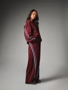 MISSGUIDED Oversized Crew Neck Sweatshirt With Contrast Stripe Sleeve Detail Relaxed Fit Pullover Top Fall Winter Casual Style - Burgundy - View 2