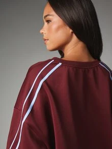 MISSGUIDED Oversized Crew Neck Sweatshirt With Contrast Stripe Sleeve Detail Relaxed Fit Pullover Top Fall Winter Casual Style - Burgundy - View 4