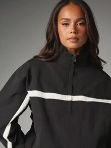 MISSGUIDED Oversized Half-Zip Cropped Windbreaker Jacket And Side Stripe Cropped Leggings Co-Ord Set With Contrast Panel Detail - Black - View 5
