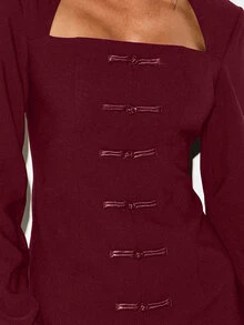 KIZN Gaun Mini Blazer Leher Persegi dengan Detail Kancing Kait dan Mata, Lengan Panjang, Gaun Pesta Bodycon Terstruktur untuk Liburan - Burgundy - View 4