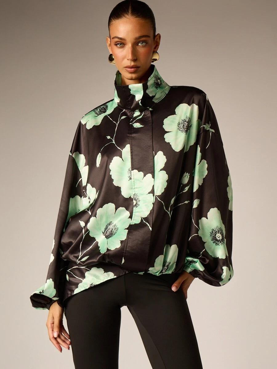 AiiRZ Blus Satin Bermotif Bunga Ukuran Besar dengan Kerah Tegak, Lengan Balon, dan Hem Melengkung Asimetris, Atasan Pesta Musim Semi - MultiWarna - View 1