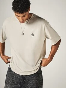 SUMWON Oversized Crew Neck Short Sleeve T-Shirt With Gothic Logo Embroidery And Doberman Back Graphic Print Summer Streetwear Tee - Khaki - View 2