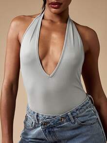 MISSGUIDED Halter Neck Deep V Plunge Bodysuit With Open Back Design - Sleeveless Form-Fitting Summer Night Out Top - Light Grey - View 7