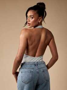 MISSGUIDED Halter Neck Deep V Plunge Bodysuit With Open Back Design - Sleeveless Form-Fitting Summer Night Out Top - Light Grey - View 2
