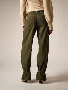 AiiRZ Celana Jeans Denim Olive Model Lebar dengan Detail Tali Gesper di Pergelangan Kaki dan Belahan Samping di Bagian Bawah, Jahitan Kontras, Pinggang Sedang, Panjang Penuh - Hijau Tentara - View 4