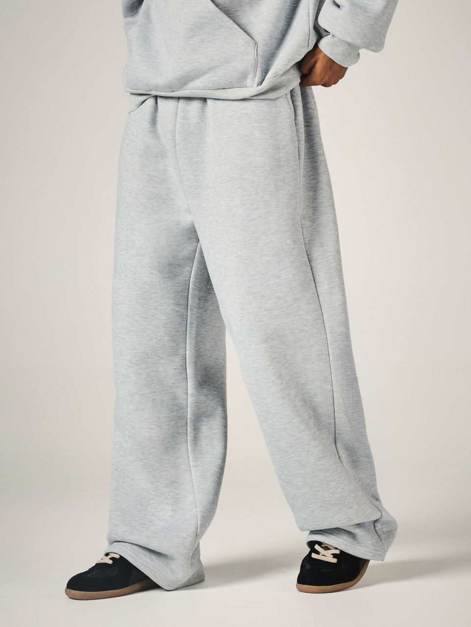 Calça de Moletom Perna Larga com Aplicação de Logotipo Estampa Camuflagem Gótica, Cintura Elástica, Fleece, Calça Casual de Descanso para Outono e Inverno