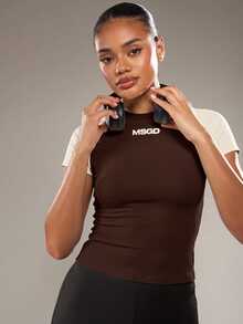 MISSGUIDED Logo Raglan Sleeve Crew Neck Fitted Crop Top With Contrast Colorblock Sleeves - Perfect For Spring Casual Everyday Wear - Chocolate Brown - View 5