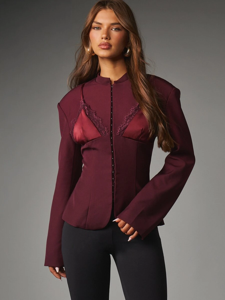 MISSGUIDED Áo blazer ôm dáng không cổ với mảng ngực bralette ren satin, cài móc và mắt, vai định hình, áo khoác dự tiệc buổi tối đi chơi mùa thu đông - Màu Đỏ Sâu - Xem 1