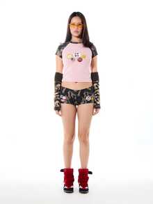 SUMWON WOMEN Kaos Crop Slim Fit Raglan Motif Kamuflase dengan Patch Badge dan Grafis Cetak, Leher Bulat, Lengan Pendek, Atasan untuk Festival Musim Panas - Baby Pink - View 3
