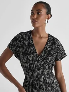 KSTM Abstract Print V-Neck Wrap Dress With Cinched Waist Short Sleeve Ruched Detail Elegant Evening Party Midi Length - Black and White - View 4