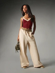 MISSGUIDED Ribbed Crop Tank Top With V-Neck And Contrast Trim Straps - Sleeveless Fitted Summer Casual Everyday Top - Burgundy - View 3