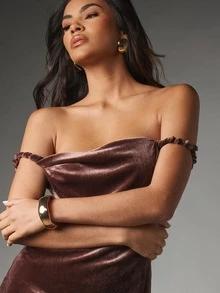 MISSGUIDED Velvet Cold Shoulder Bodycon Mini Dress With Ruched Cap Sleeve Detail Party Club Night Evening Holiday Season - Brown - View 4