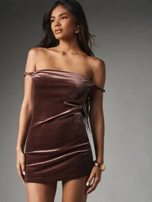 MISSGUIDED Velvet Cold Shoulder Bodycon Mini Dress With Ruched Cap Sleeve Detail Party Club Night Evening Holiday Season - Brown - View 5
