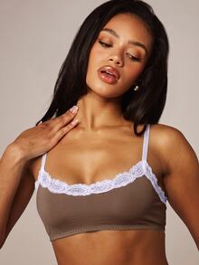 MISSGUIDED Lace Trim Bandeau Bralette With Scalloped Neckline And Adjustable Straps Soft Seamless Wireless Everyday Comfort Bra - Brown - View 2