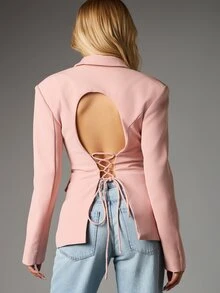 MISSGUIDED بليزر ضيق بصف واحد من الأزرار مع تفاصيل ظهر مقطوعة برباط، ياقة طية، جيوب بغطاء، إغلاق بثلاثة أزرار، حفلة الربيع - وردي - مشاهدة 2