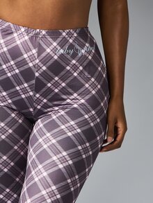 BABYPHAT بنطال كابري بطبعة مربعات وخصر عالي مع تفاصيل الشعار - بنطال كاجوال يومي بطول ثلاثة أرباع - قهوة بني - مشاهدة 5