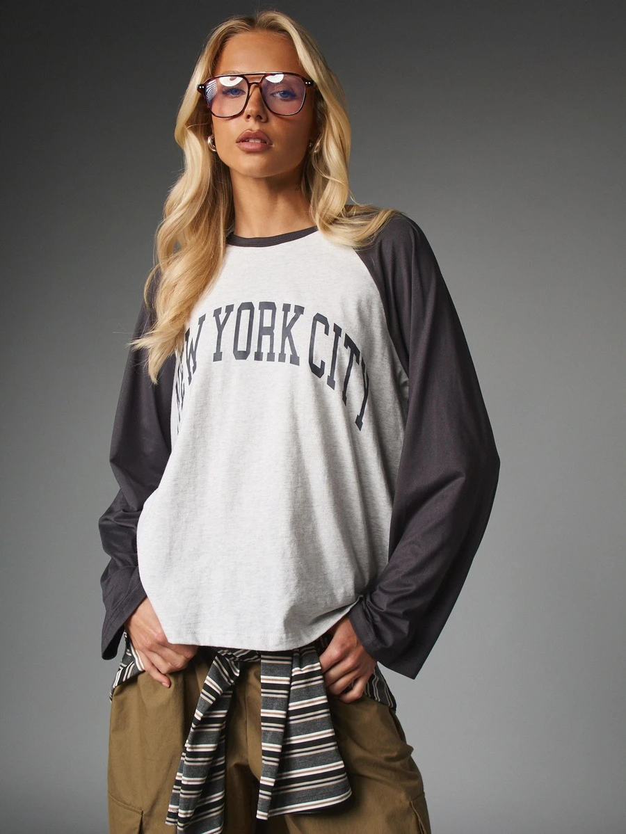 MISSGUIDED New York City Varsity Text Print Oversized Baseball Raglan Long Sleeve Crew Neck Color Block T-Shirt Top - Multicolor - View 1