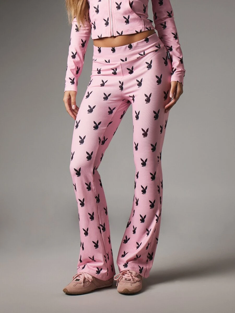 Missguided x Playboy Celana Rajut Stretch Model Flare Berpinggang Tinggi dengan Motif Kelinci di Seluruh Permukaan dan Logo Ikonik untuk Musim Semi dan Musim Panas - MultiWarna - View 1