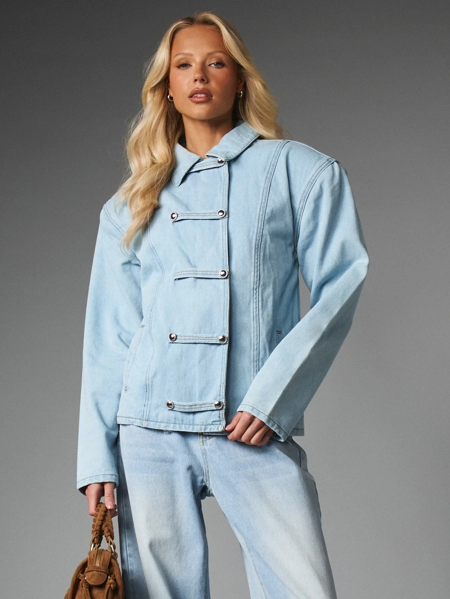 MISSGUIDED Oversized Light Wash Denim Military Jacket With Button Closure Structured Lapel Collar And Contrast Topstitching Spring Summer Casual Outerwear - Blue - View 1