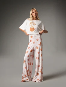 MISSGUIDED Pumpkin Spice Latte Club Crop Tee And Wide Leg Lounge Pants Co-Ord Set Fall Autumn Cozy Pajama Two-Piece - White - View 1