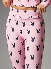 Missguided x Playboy Celana Rajut Stretch Model Flare Berpinggang Tinggi dengan Motif Kelinci di Seluruh Permukaan dan Logo Ikonik untuk Musim Semi dan Musim Panas - MultiWarna - View 4