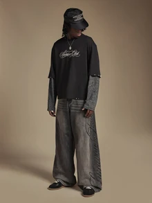 SUMWON Club Oversized Crew Neck Short Sleeve Graphic Text Tee With Metal Eyelet Hem Detail Streetwear Drop Shoulder T-Shirt - Black - View 4