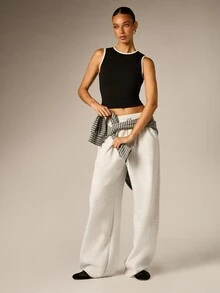 AiiRZ Contrast Trim Crew Neck Sleeveless Crop Tank Top With White Binding Detail Fitted Stretch Knit Summer Essential - Black - View 3