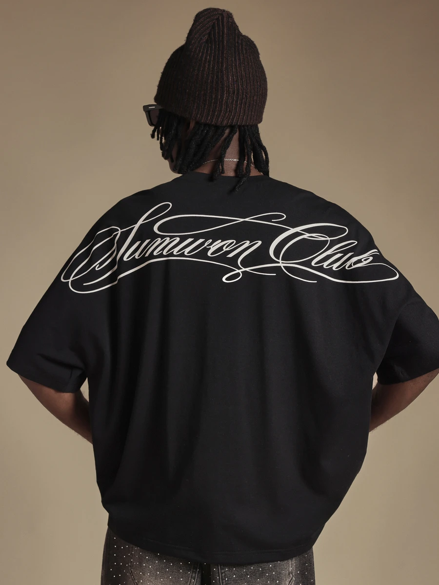 SUMWON Club Script Logo Oversized Crew Neck Short Sleeve Tee Drop Shoulder Casual Streetwear Summer Essential Top - Black - View 1
