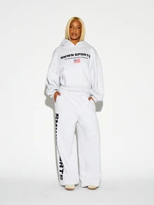 SUMWON WOMEN Boxy Fit Sports Oversized Crop Hoodie With Chest Logo And American Flag Print Long Sleeve Centre Pocket - Grey - View 2